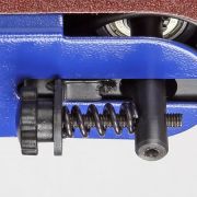 Ручка регулировки положения шлифовальной ленты